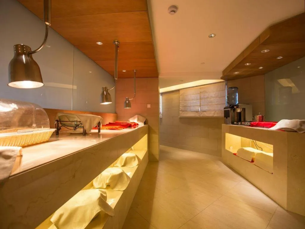 JI Hotel Shanghai Yan'an Road