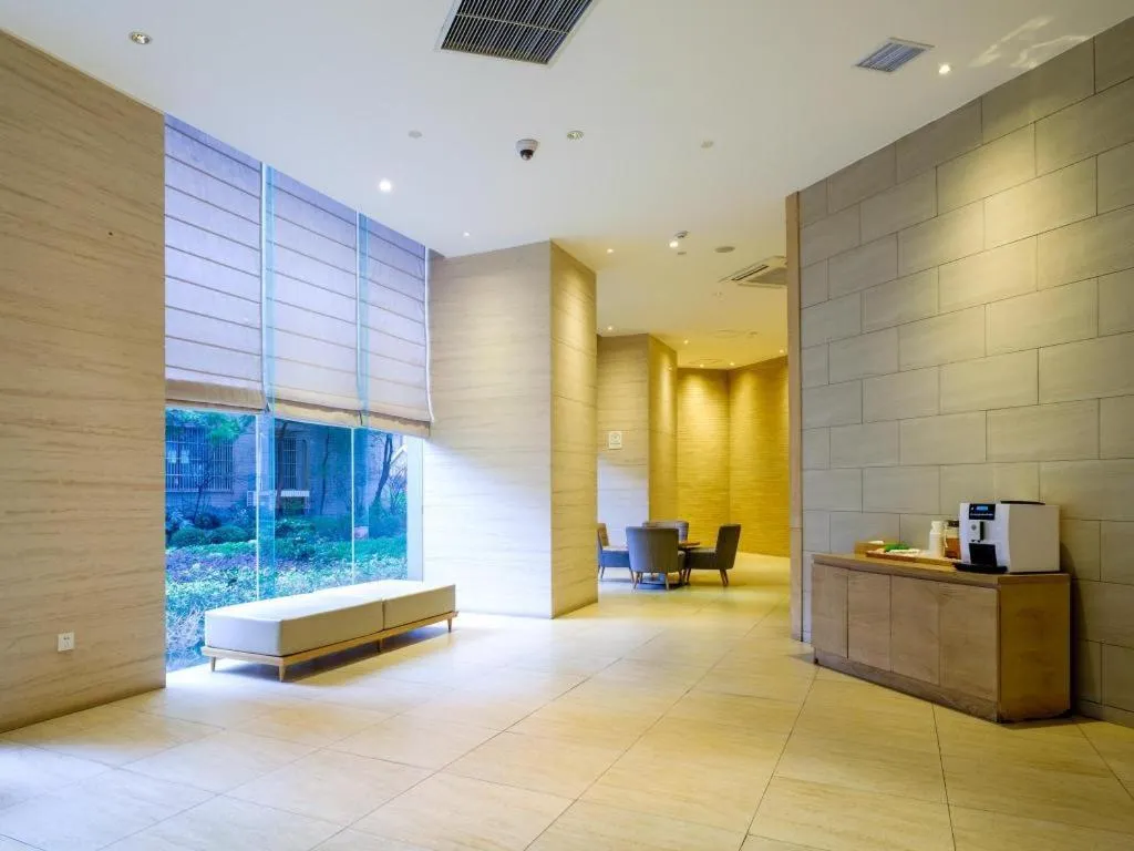 JI Hotel Shanghai Yan'an Road