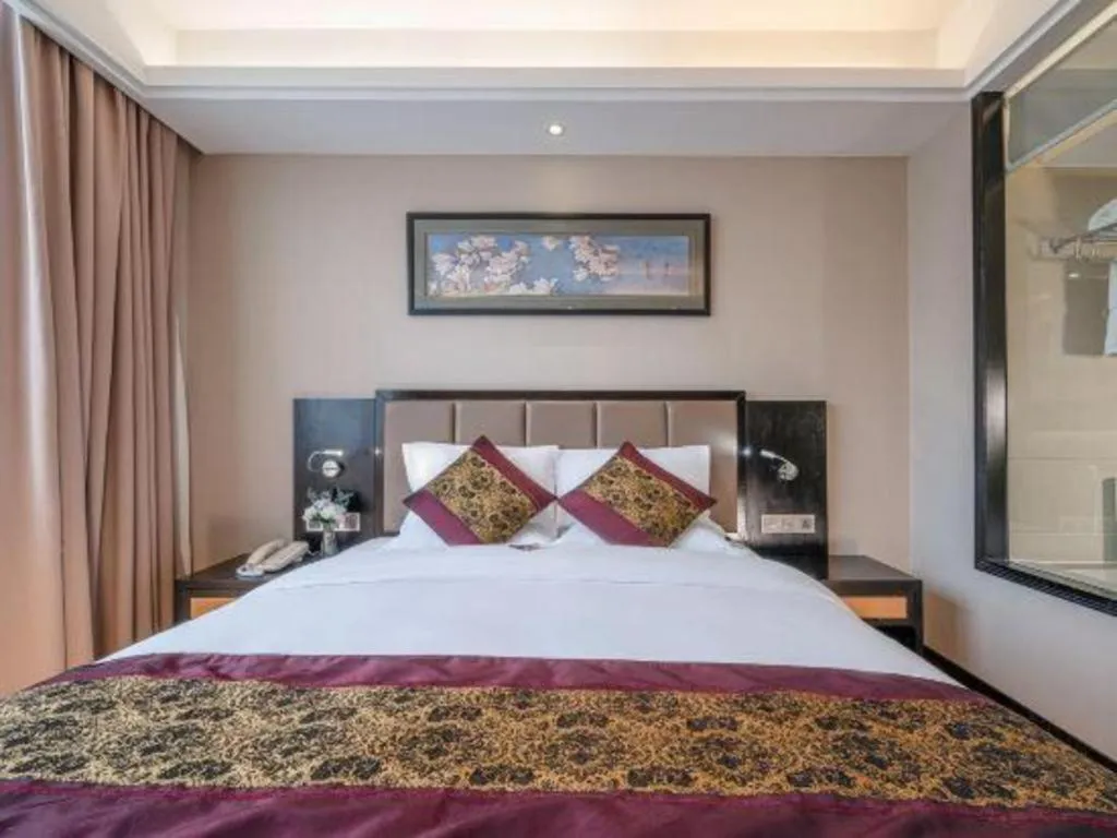 Bed in Nanning Yongjiang Hotel