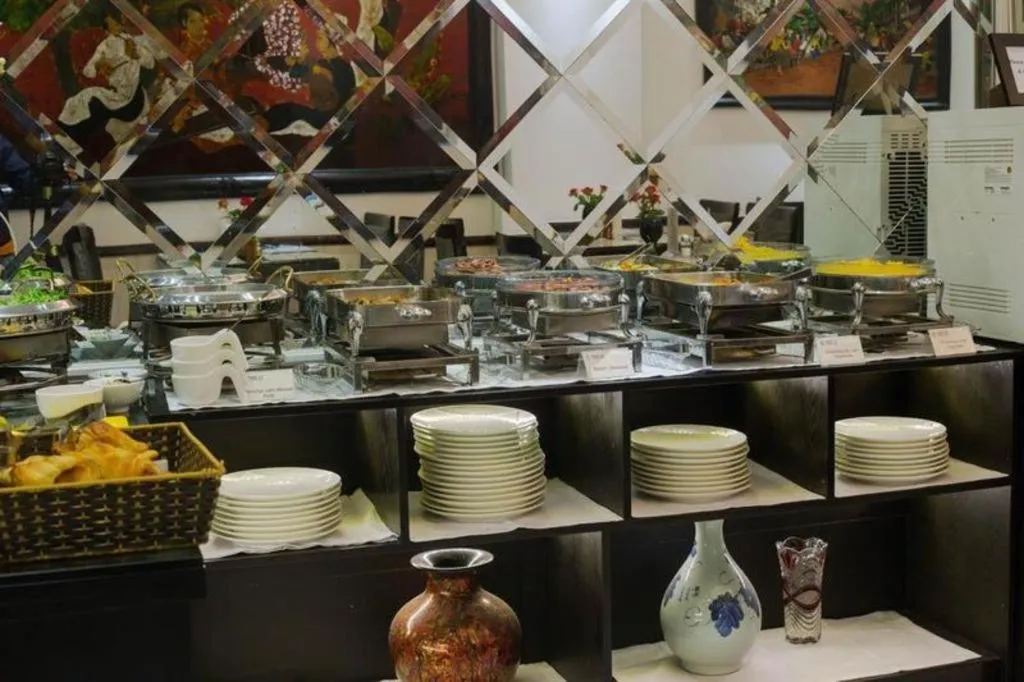 Hotel Des Arts – The Noble