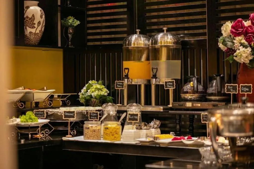 Hotel Des Arts – The Noble