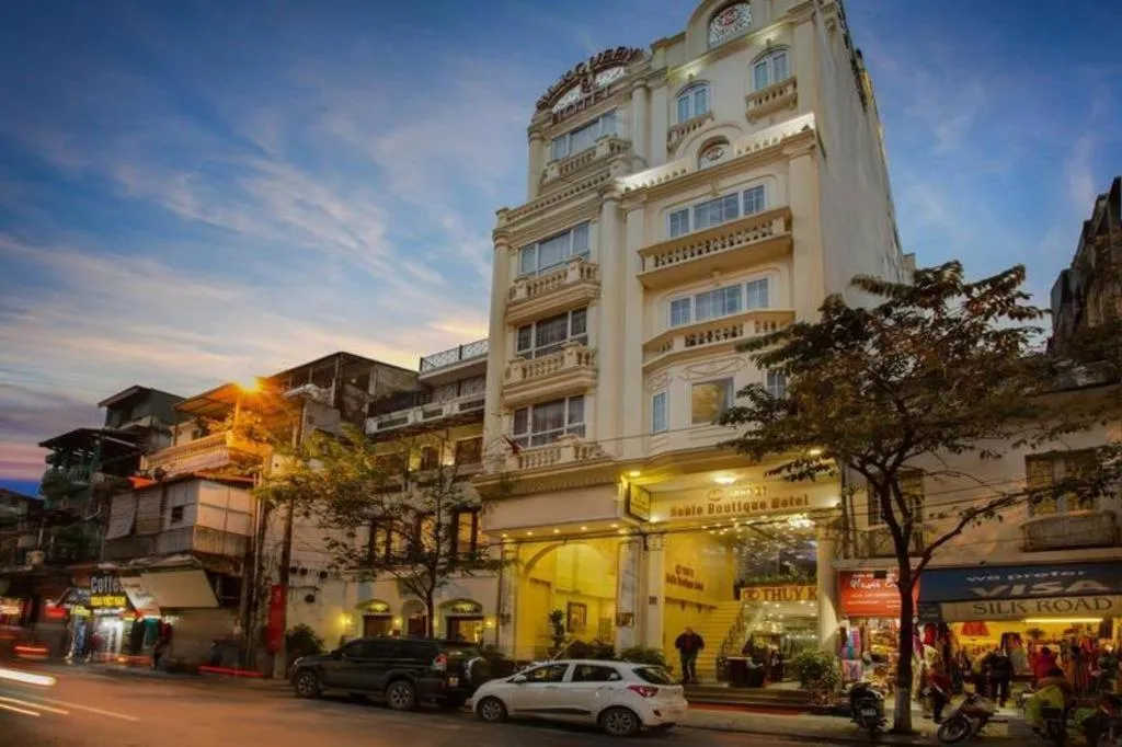 Hotel Des Arts – The Noble