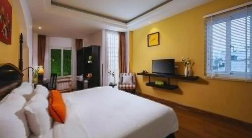 Bed in Hotel Des Arts – The Noble