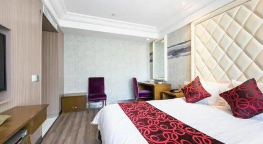 Bed in Nanjing Grand Da Qiao Hotel