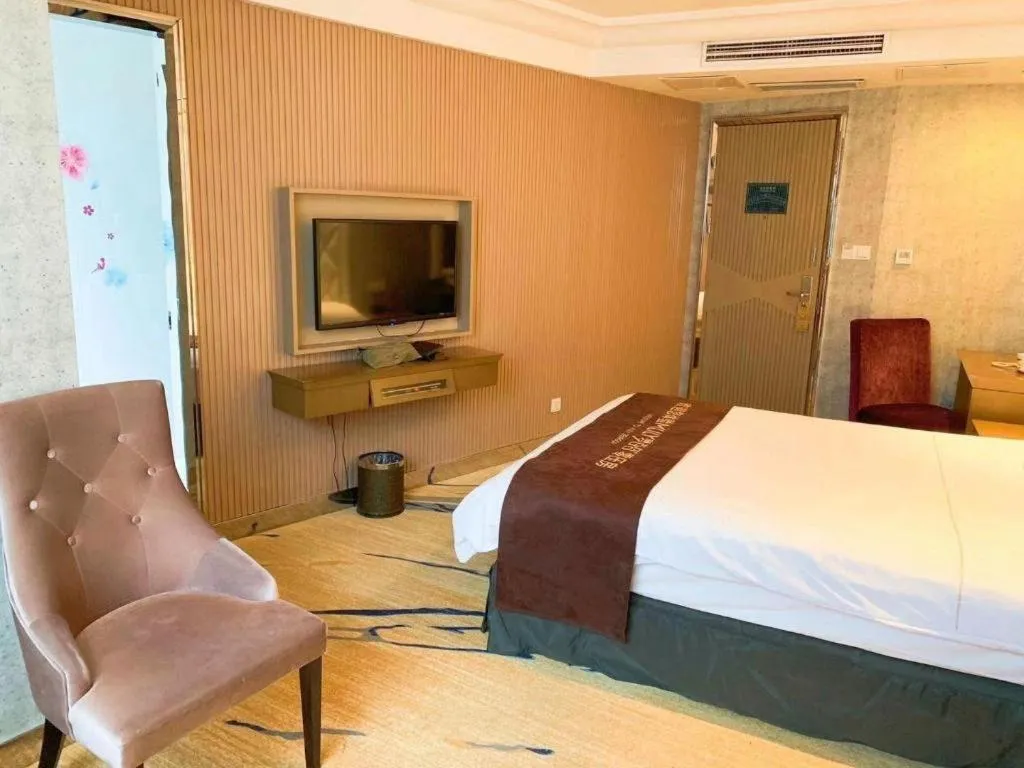 Bed in Nanjing Grand Da Qiao Hotel