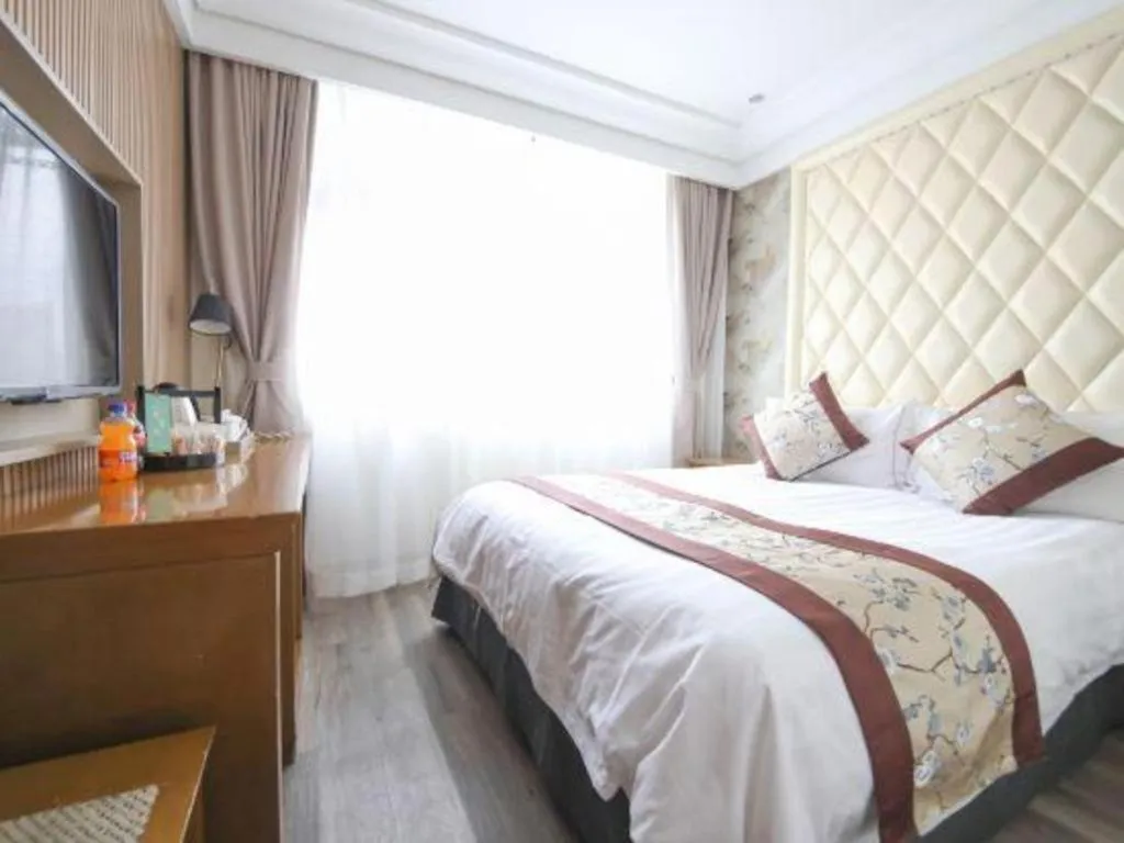 Bed in Nanjing Grand Da Qiao Hotel