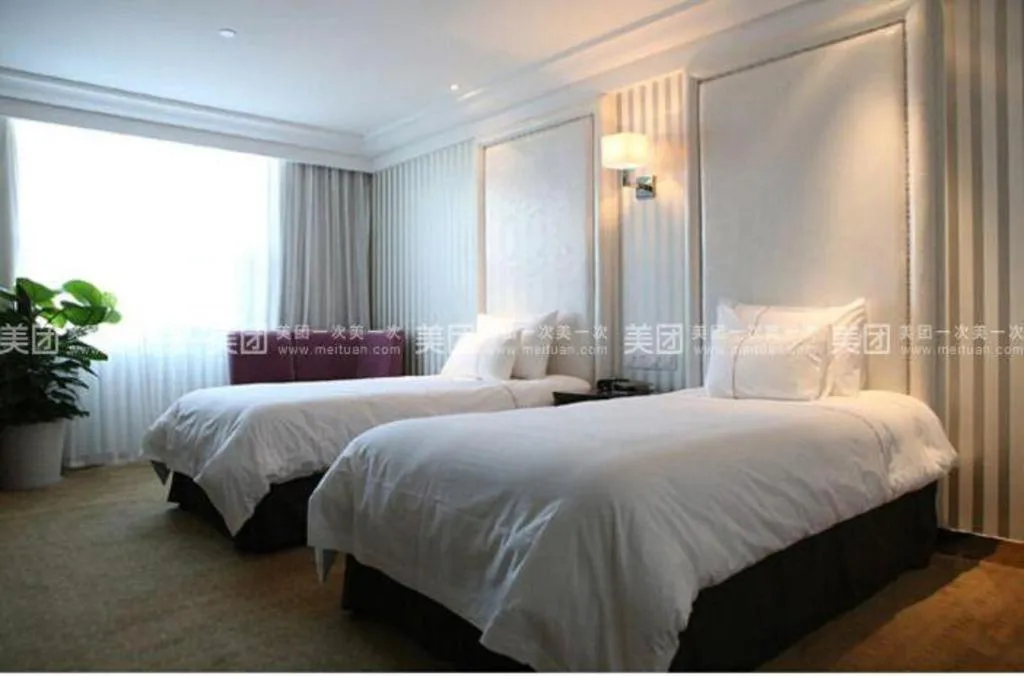 Bed in Nanjing Grand Da Qiao Hotel