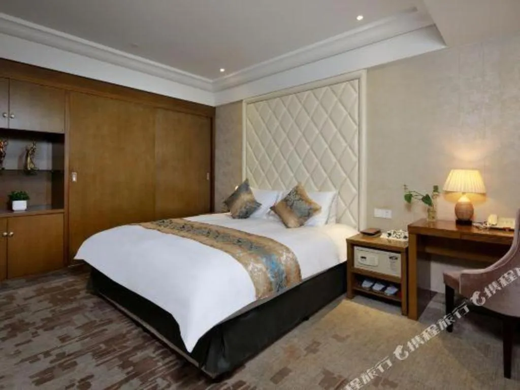 Bed in Nanjing Grand Da Qiao Hotel