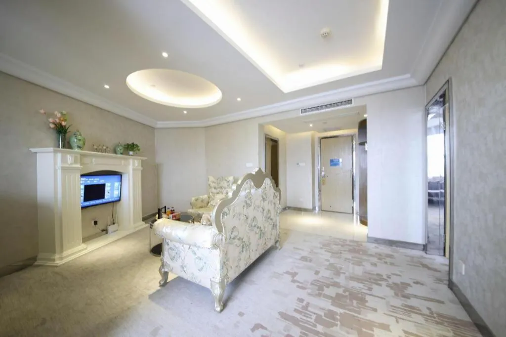 Bed in Nanjing Grand Da Qiao Hotel