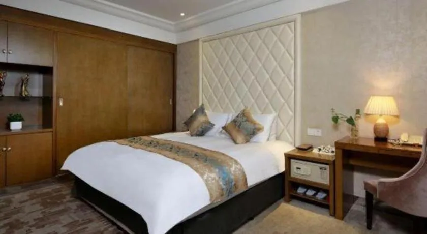 Bed in Nanjing Grand Da Qiao Hotel