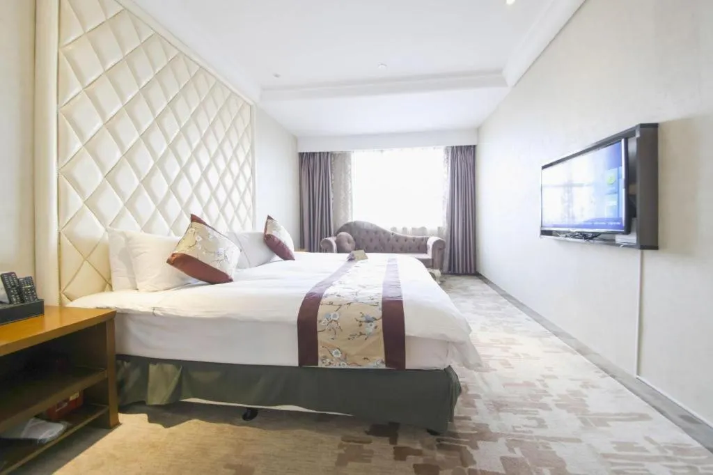 Bed in Nanjing Grand Da Qiao Hotel