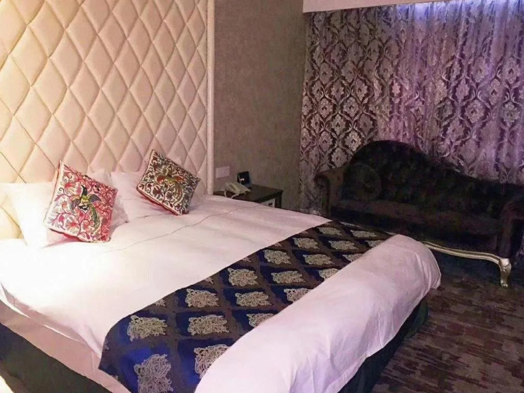 Bed in Nanjing Grand Da Qiao Hotel