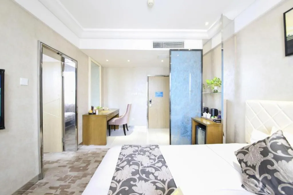 Bed in Nanjing Grand Da Qiao Hotel