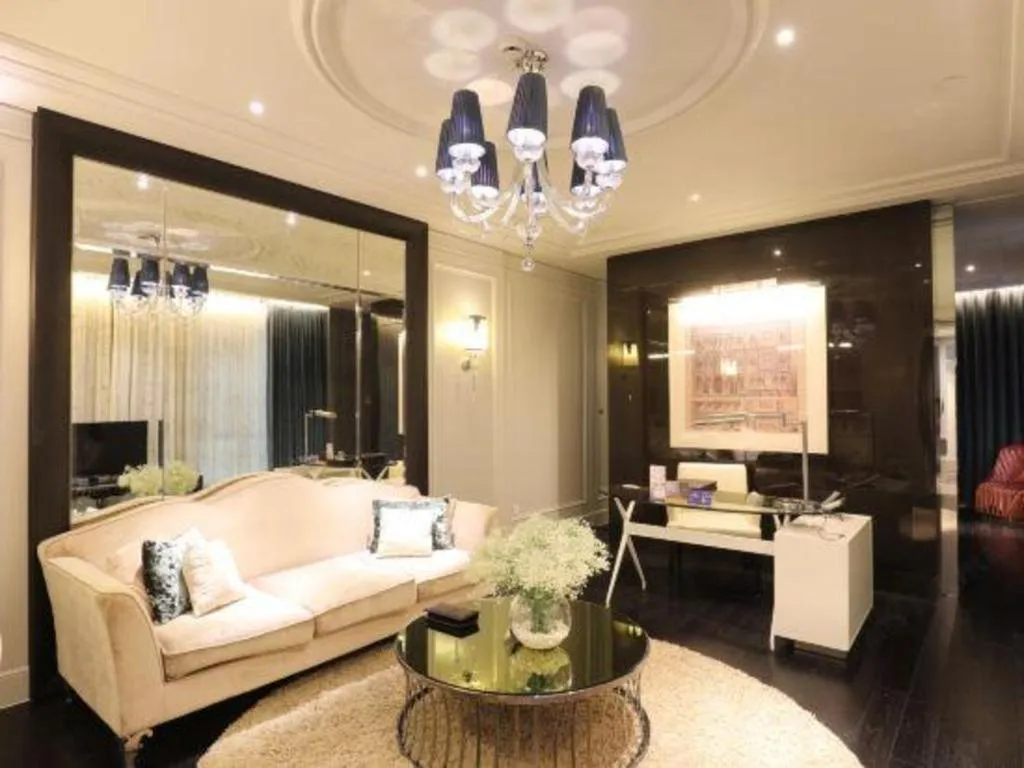 Bed in Jinjiang Metropolo Hotel Classiq Shanghai Off Bund