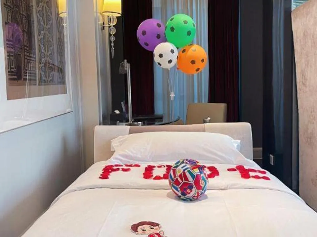 Bed in Jinjiang Metropolo Hotel Classiq Shanghai Off Bund