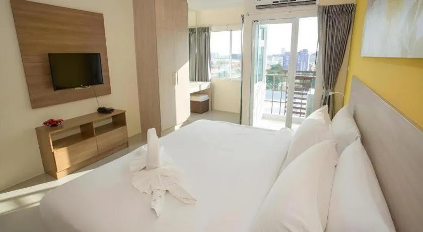 Bed in R-Con Hotel @ Siam