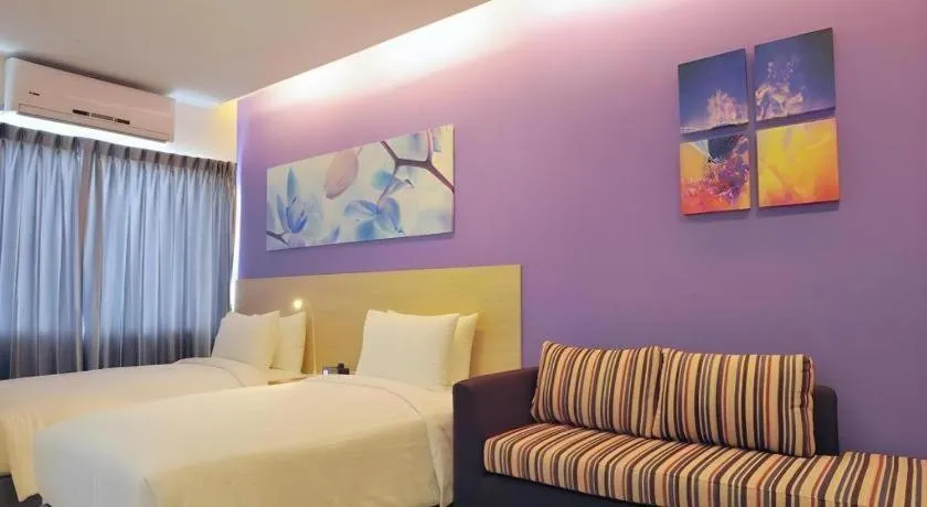 Bed in R-Con Hotel @ Siam