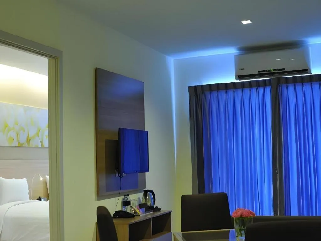 Bed in R-Con Hotel @ Siam