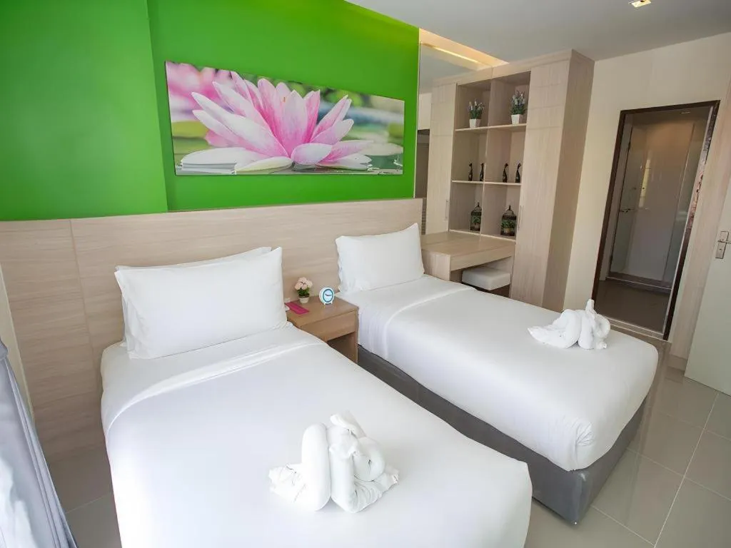 Bed in R-Con Hotel @ Siam