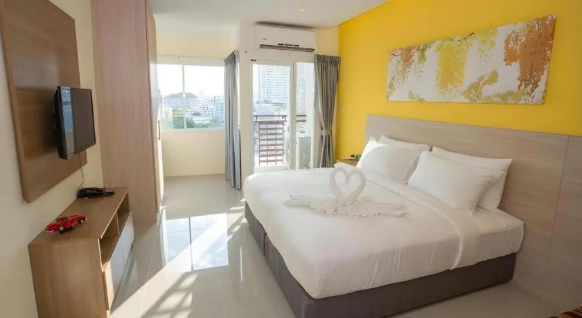 Bed in R-Con Hotel @ Siam