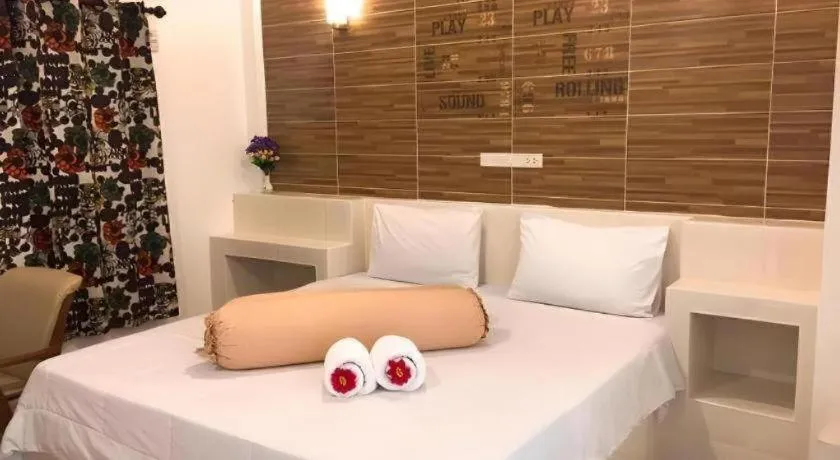 Bed in Saraburi Garden Resort