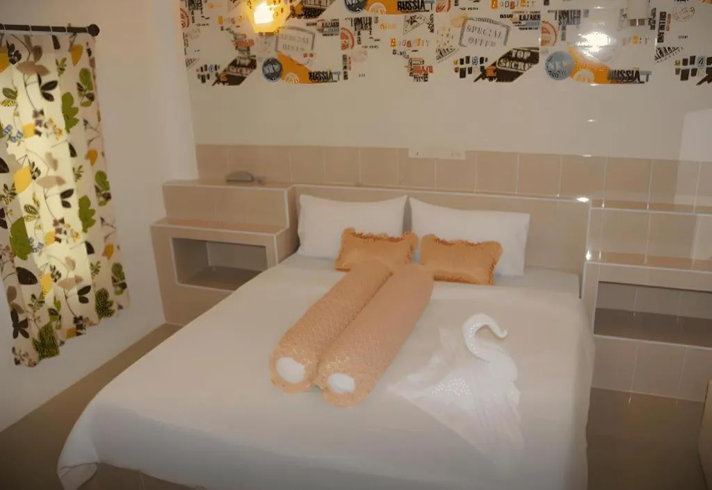 Bed in Saraburi Garden Resort