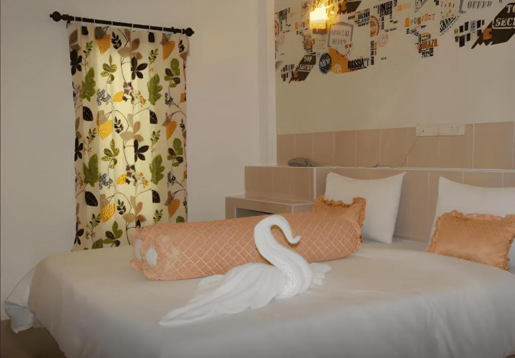 Bed in Saraburi Garden Resort