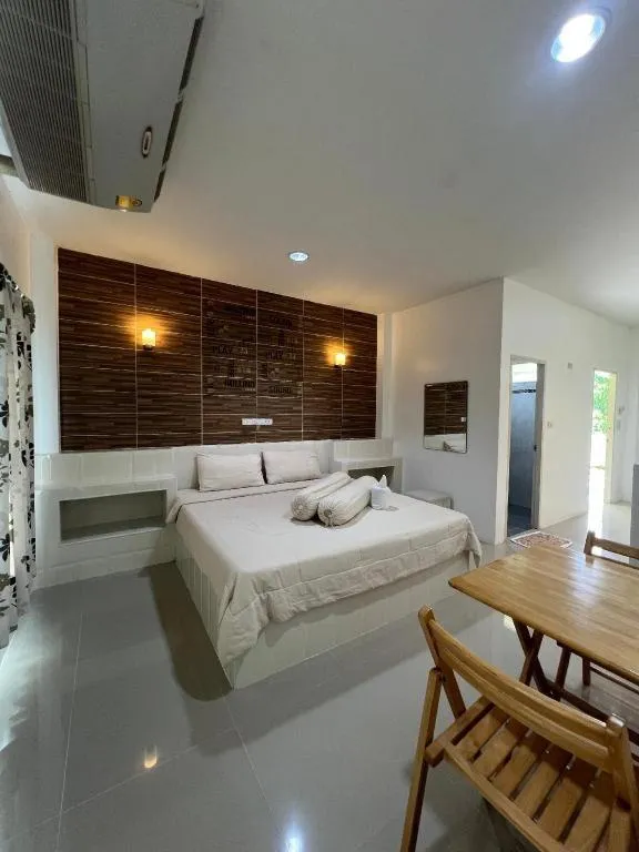 Bed in Saraburi Garden Resort