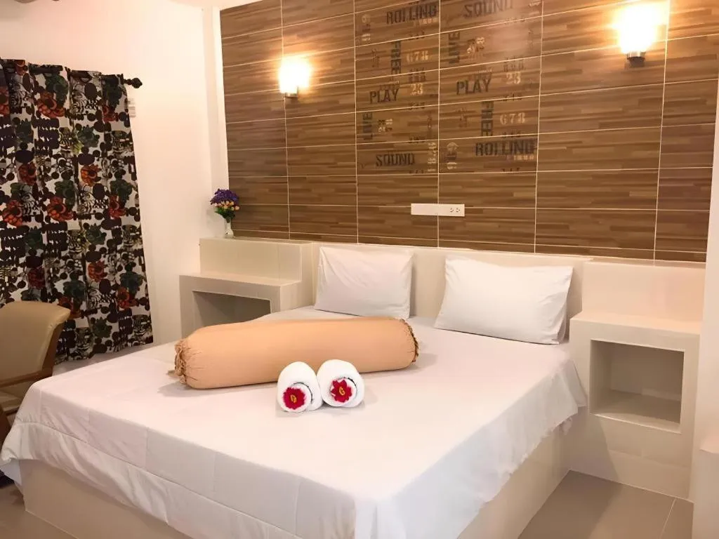 Bed in Saraburi Garden Resort