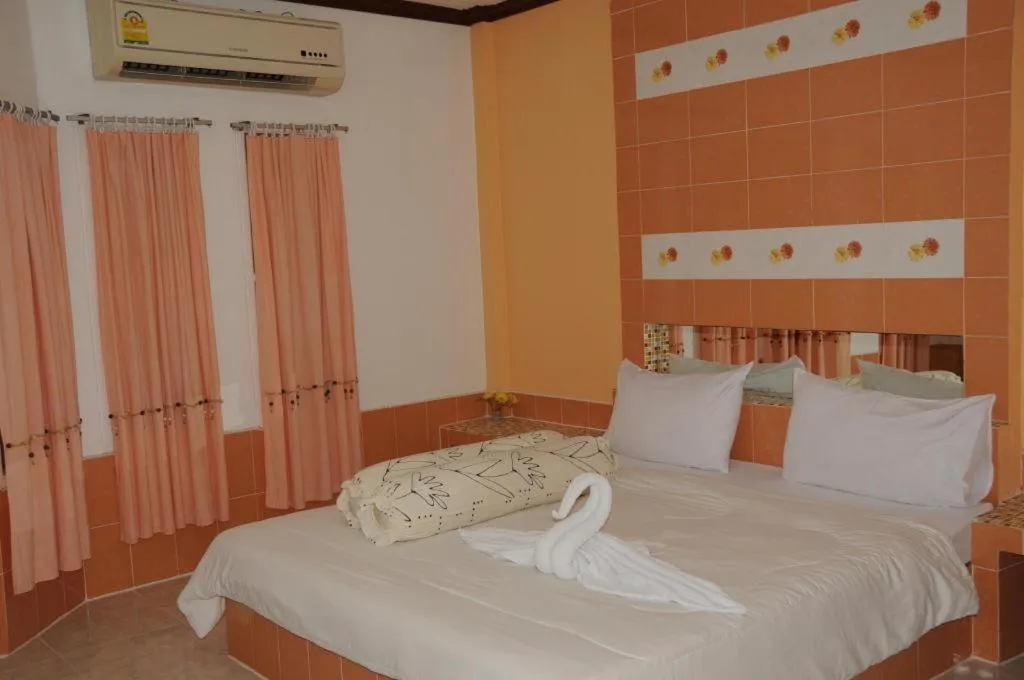 Bed in Saraburi Garden Resort