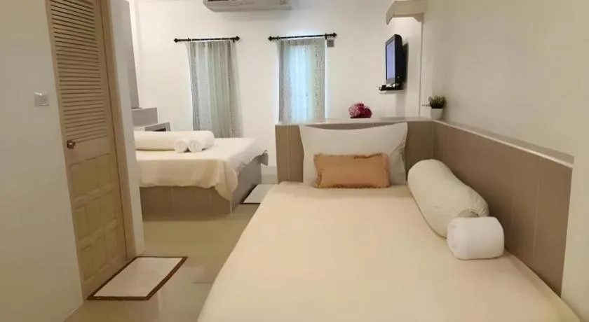 Bed in Saraburi Garden Resort