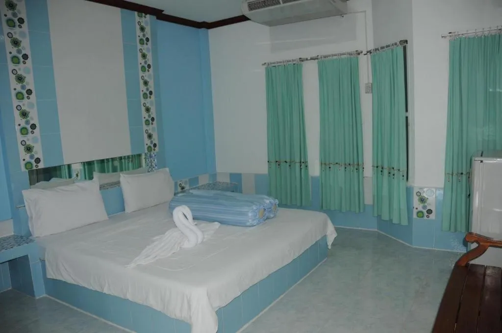 Bed in Saraburi Garden Resort