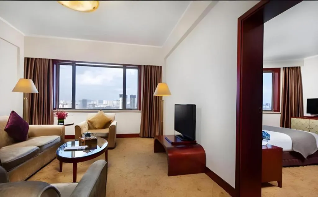 Bed in Kunming Jinjiang Hotel