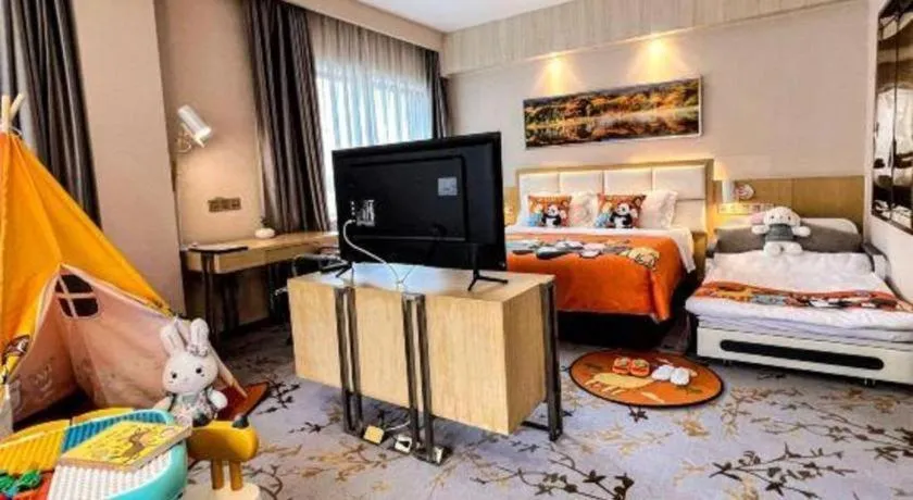 Bed in Kunming Jinjiang Hotel