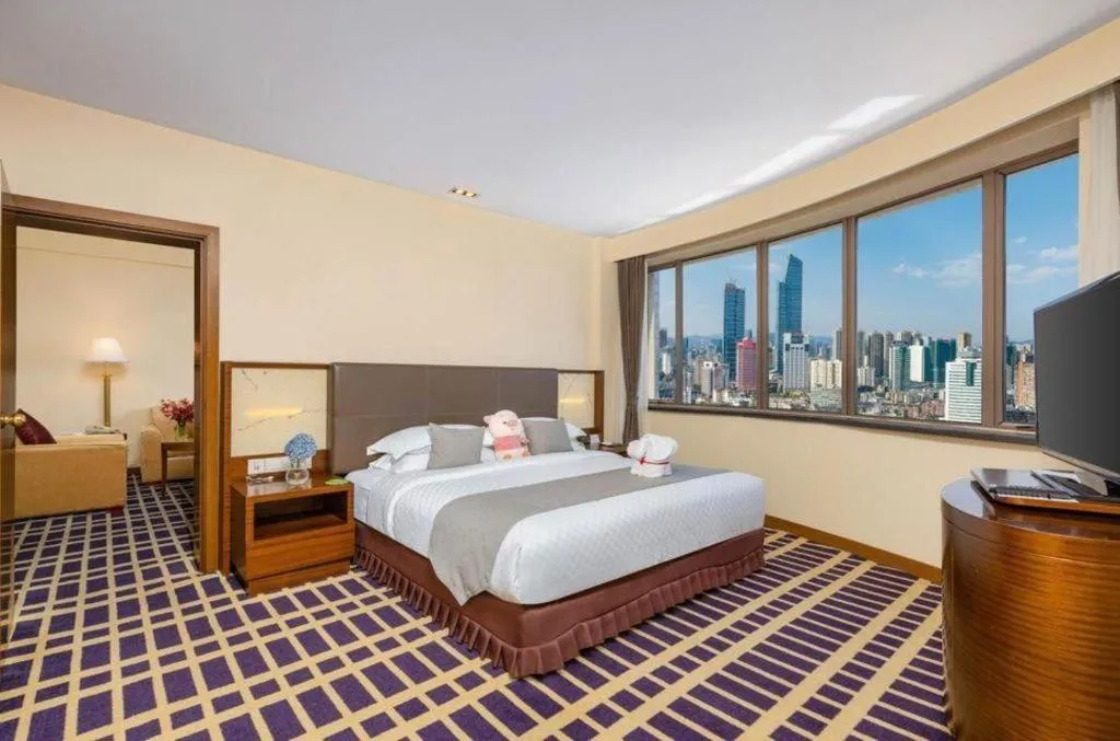 Bed in Kunming Jinjiang Hotel