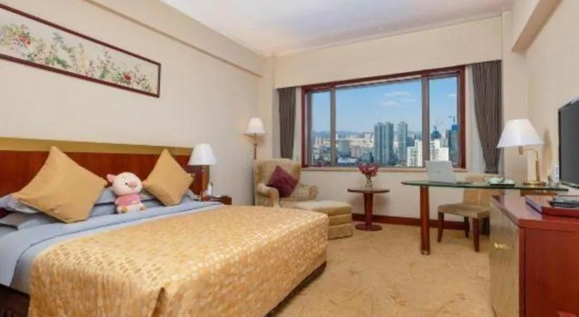 Bed in Kunming Jinjiang Hotel