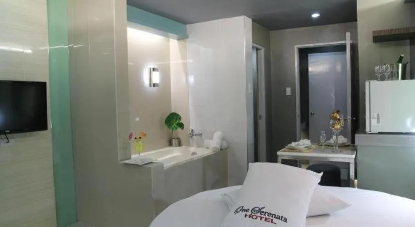 Bed in One Serenata Hotel General Trias