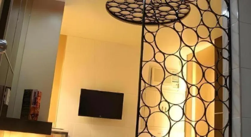 One Serenata Hotel General Trias