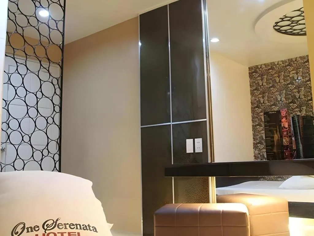 Bed in One Serenata Hotel General Trias