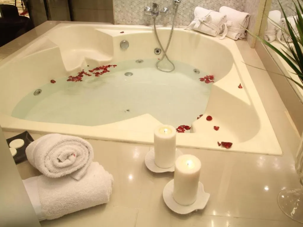 One Serenata Hotel General Trias