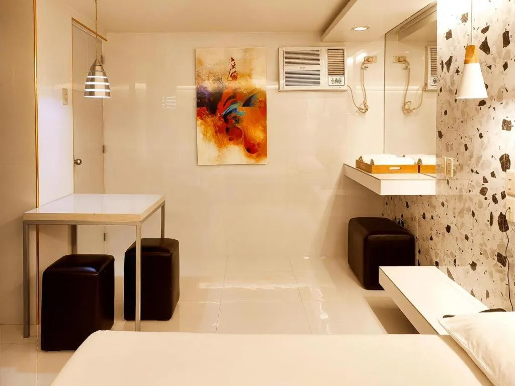 Bed in One Serenata Hotel General Trias