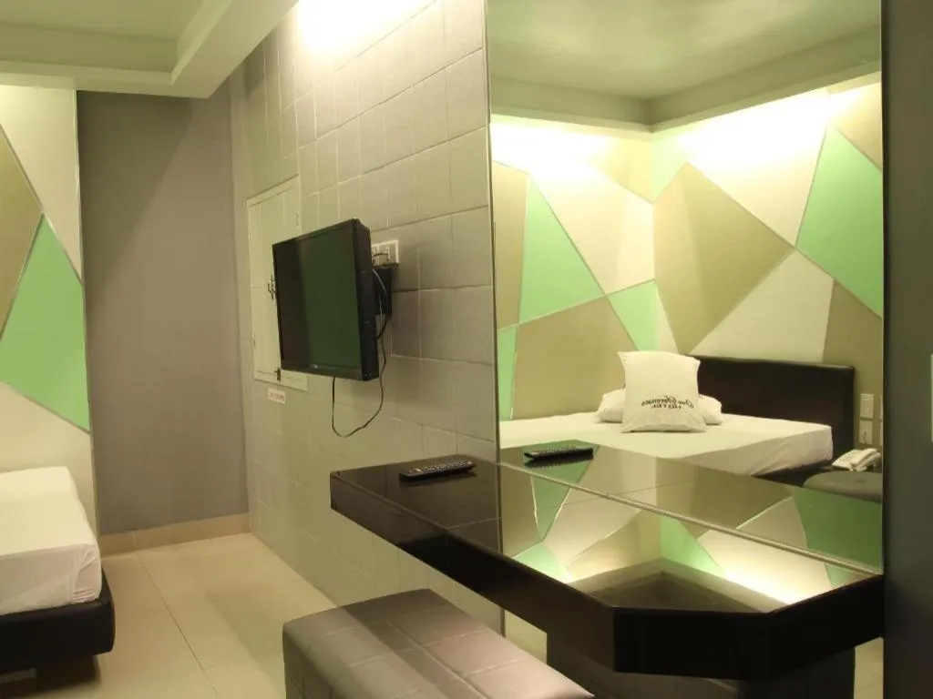 One Serenata Hotel General Trias