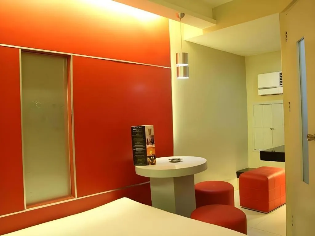 One Serenata Hotel General Trias