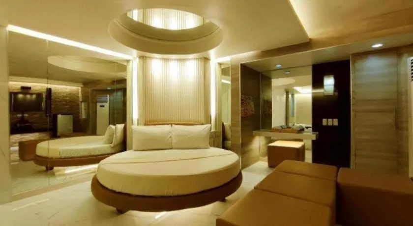 One Serenata Hotel General Trias