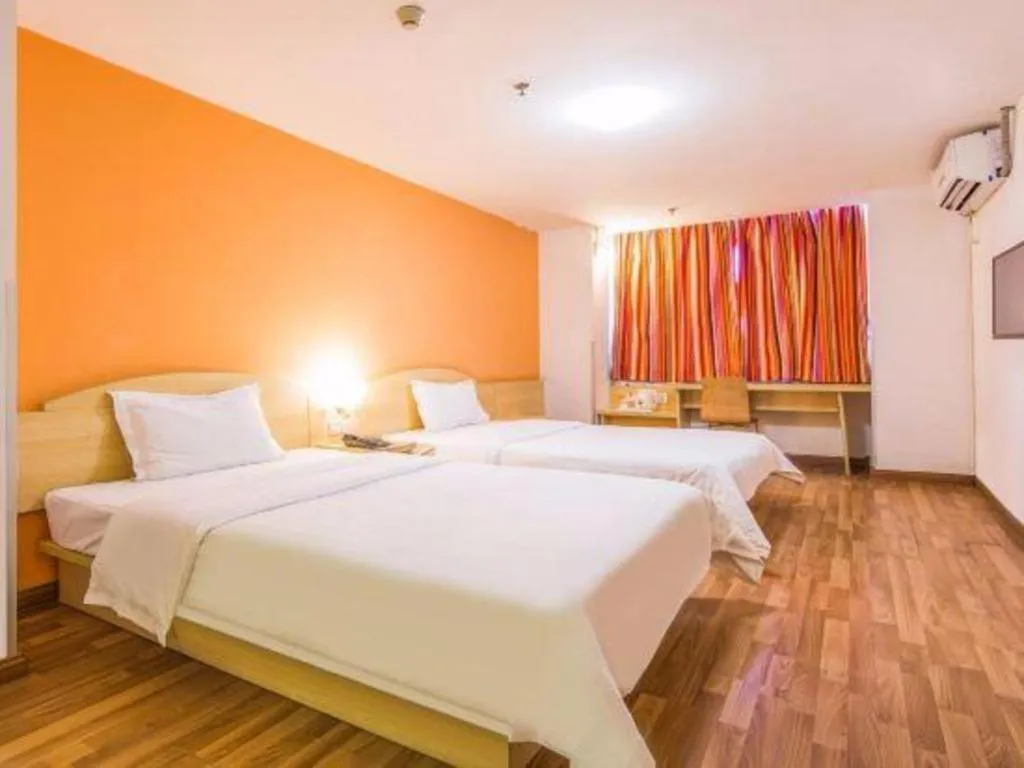 Bed in 7 Days Inn Guangzhou East Station Yantang Tianpingjia Metro Station