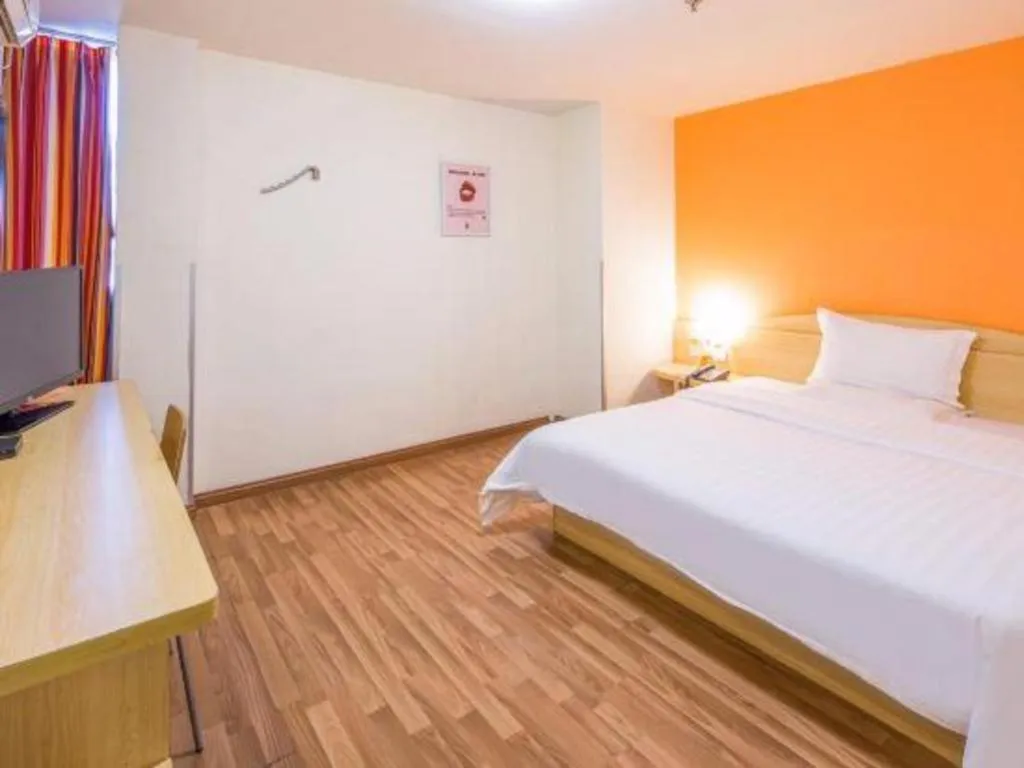 Bed in 7 Days Inn Guangzhou East Station Yantang Tianpingjia Metro Station