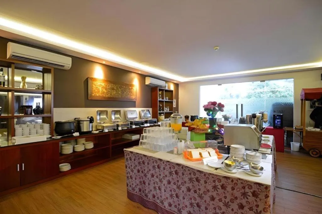 D'Season Premiere Hotel