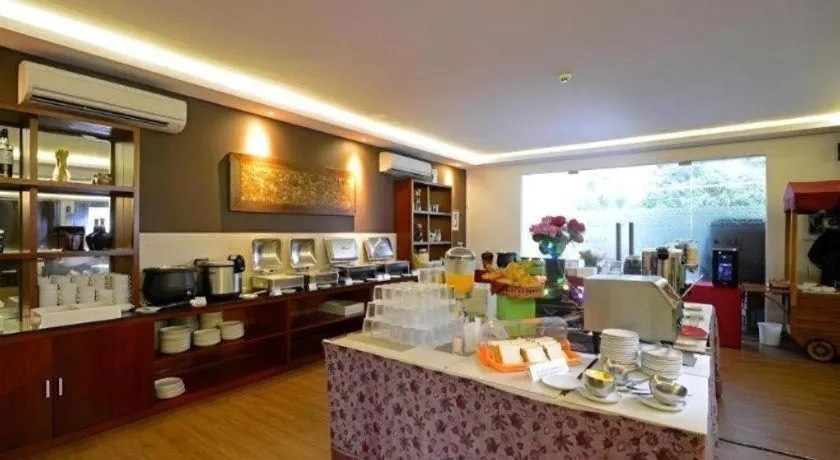 D'Season Premiere Hotel