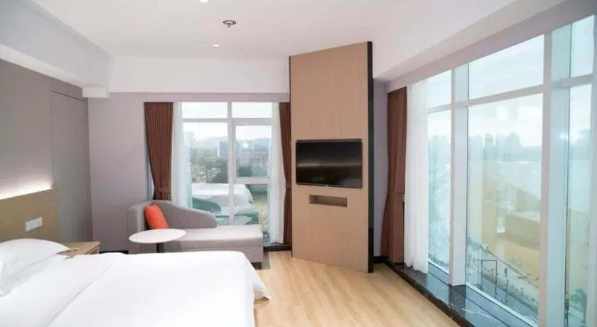 Bed in Grand Nest Hotel (Tang Jia Wan Beach)