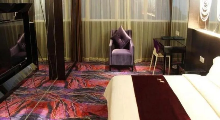 Bed in Grand Nest Hotel (Tang Jia Wan Beach)